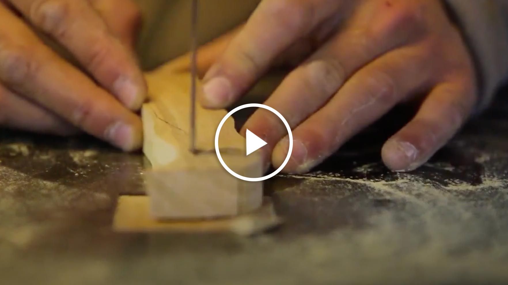 Aperçu de la vidéo Fabrication d'un pine - Le travail du bois d'olivier Dubosq & fils